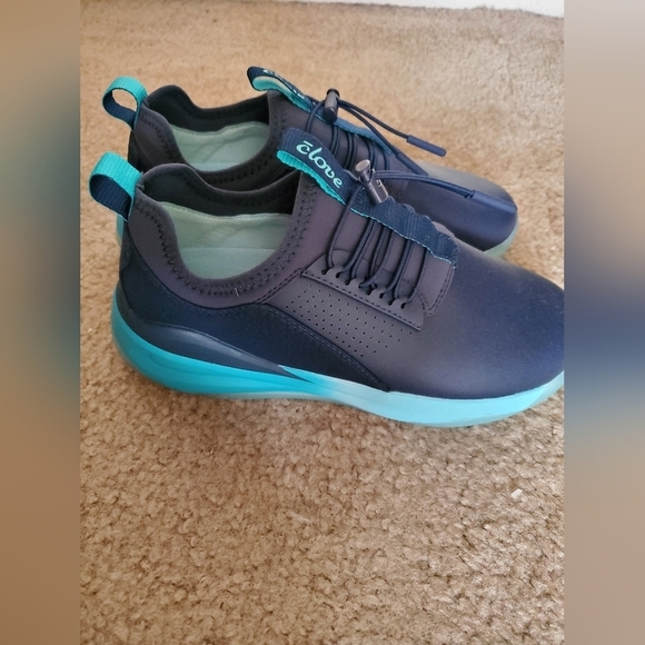 CLOVE Shoes - Picture 5 of 13